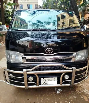Toyota HiAce 2012 Black