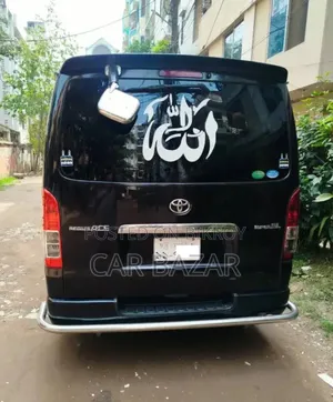 Toyota HiAce 2012 Black