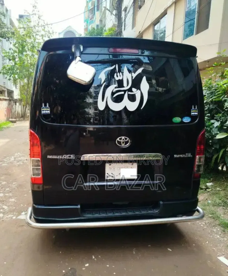 Toyota HiAce 2012 Black