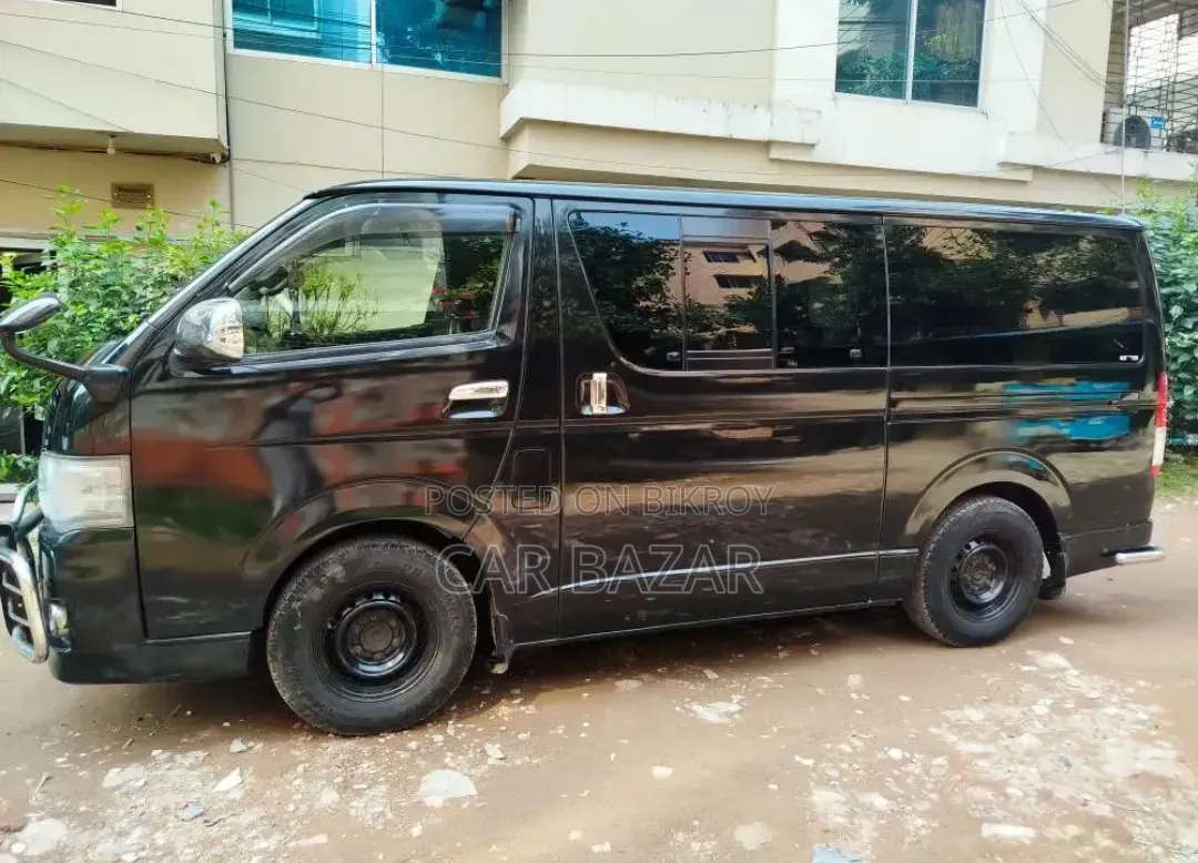 Toyota HiAce 2012 Black