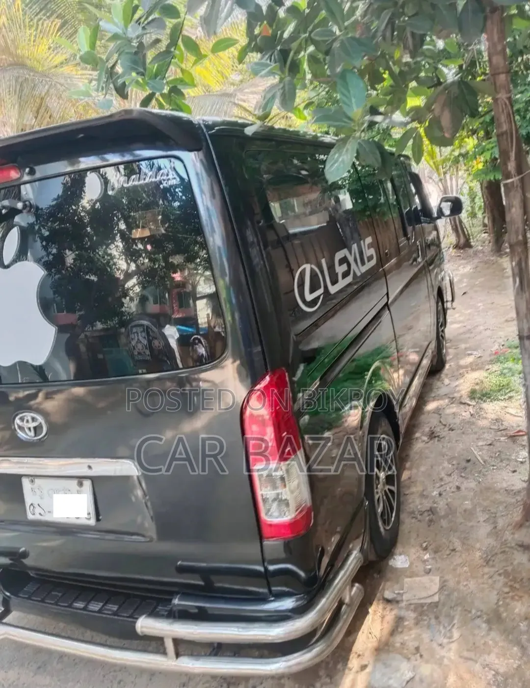 Toyota HiAce 2014 Black