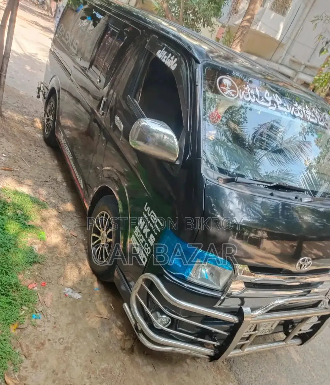Toyota HiAce 2014 Black