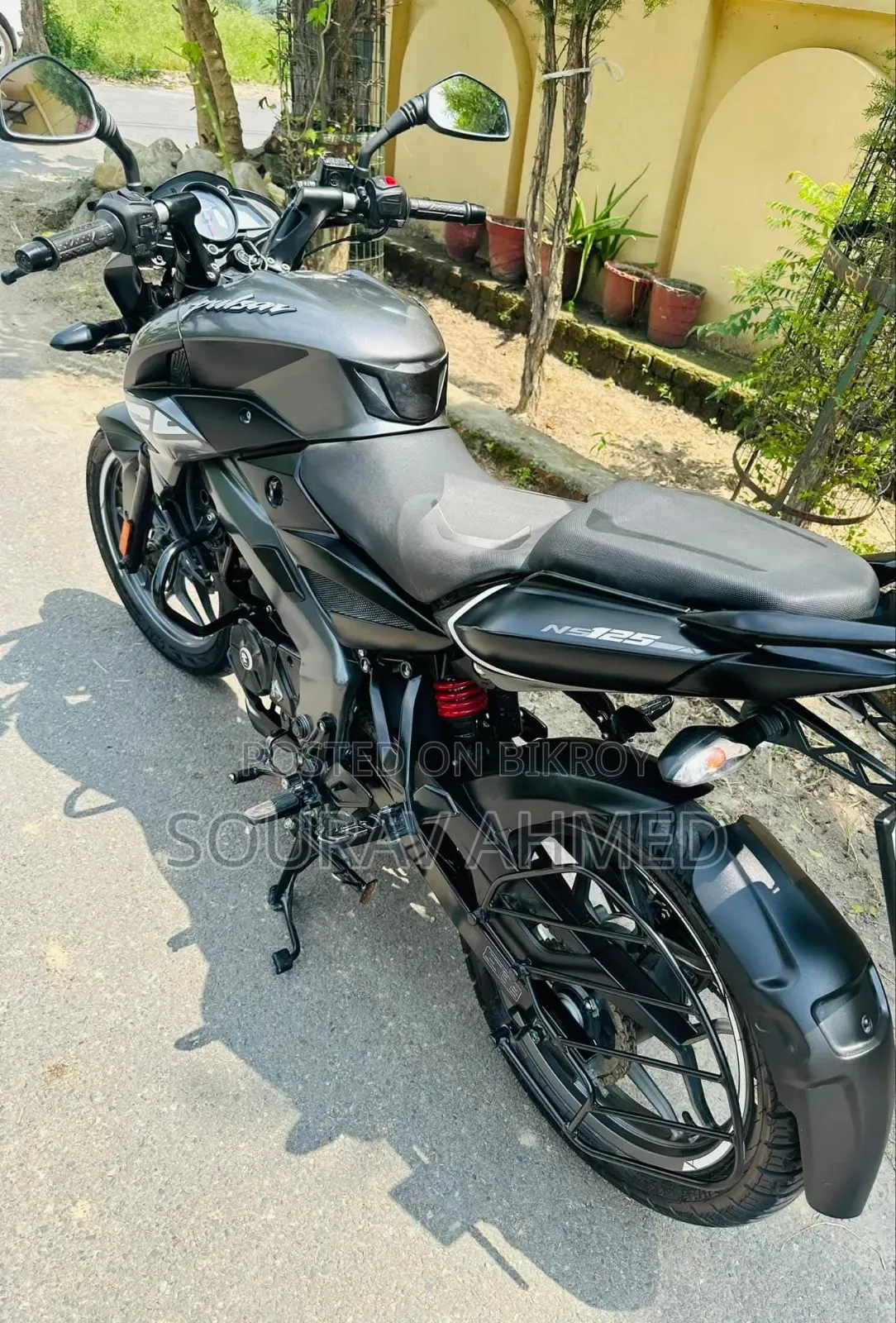 নতুন বাজাজ পালসার এনএস১২৫ ২০২৫ গ্রে