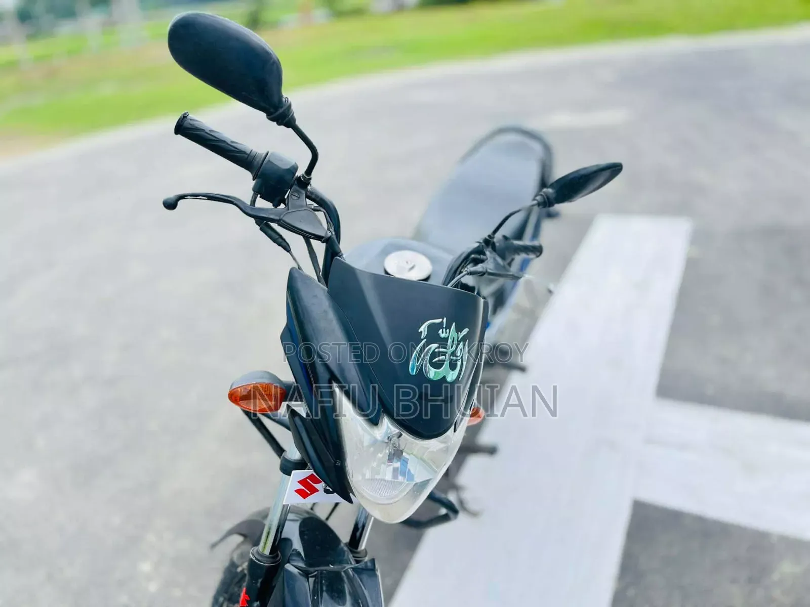 সুজুকি হায়াতে ২০১৯ নীল