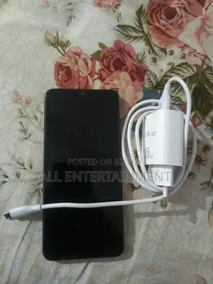 Walton Primo R8 64 GB Black