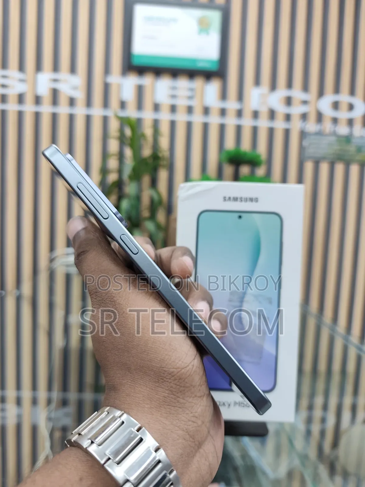 Samsung Galaxy M56 5G 128 GB Yellow