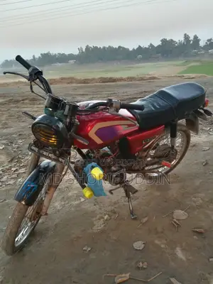 মোটরসাইকেল ২০১৭ লাল