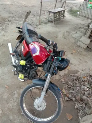 মোটরসাইকেল ২০১৭ লাল
