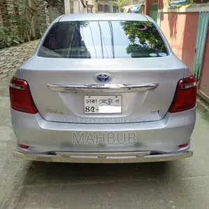 Toyota Axio 1.5 Hybrid 2WD 2016 Silver