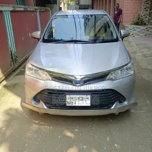 Toyota Axio 1.5 Hybrid 2WD 2016 Silver