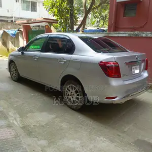 Toyota Axio 1.5 Hybrid 2WD 2016 Silver
