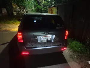 টয়োটা করোল্লা ফিল্ডার ১.৫ পেট্রোল এফডব্লিউডি ২০০৫ সিলভার