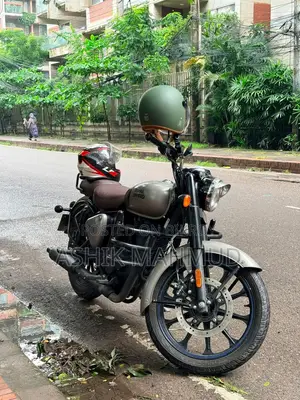 Royal Enfield Classic 350 2024 Gray