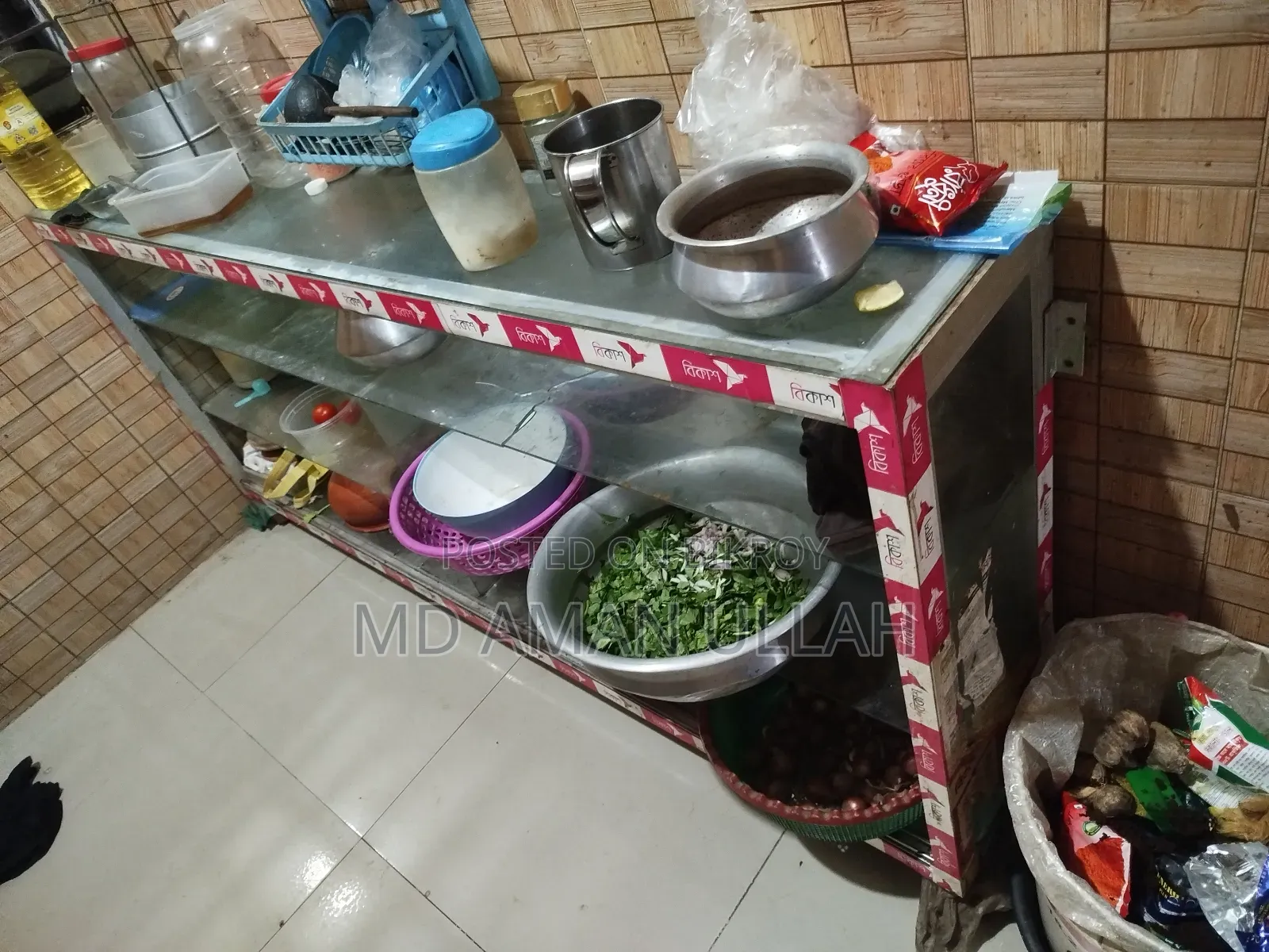 গ্লাস শো কেস