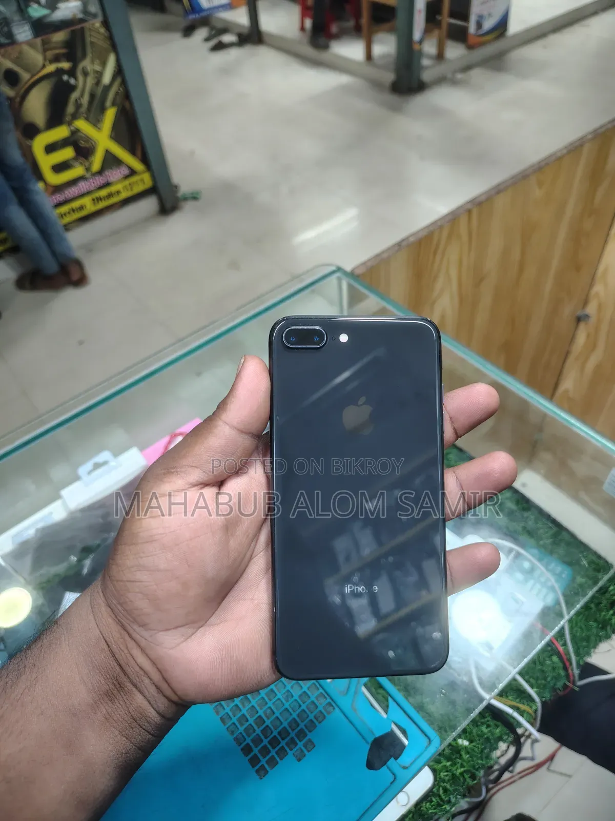 Apple iPhone 8 Plus 64 GB Black