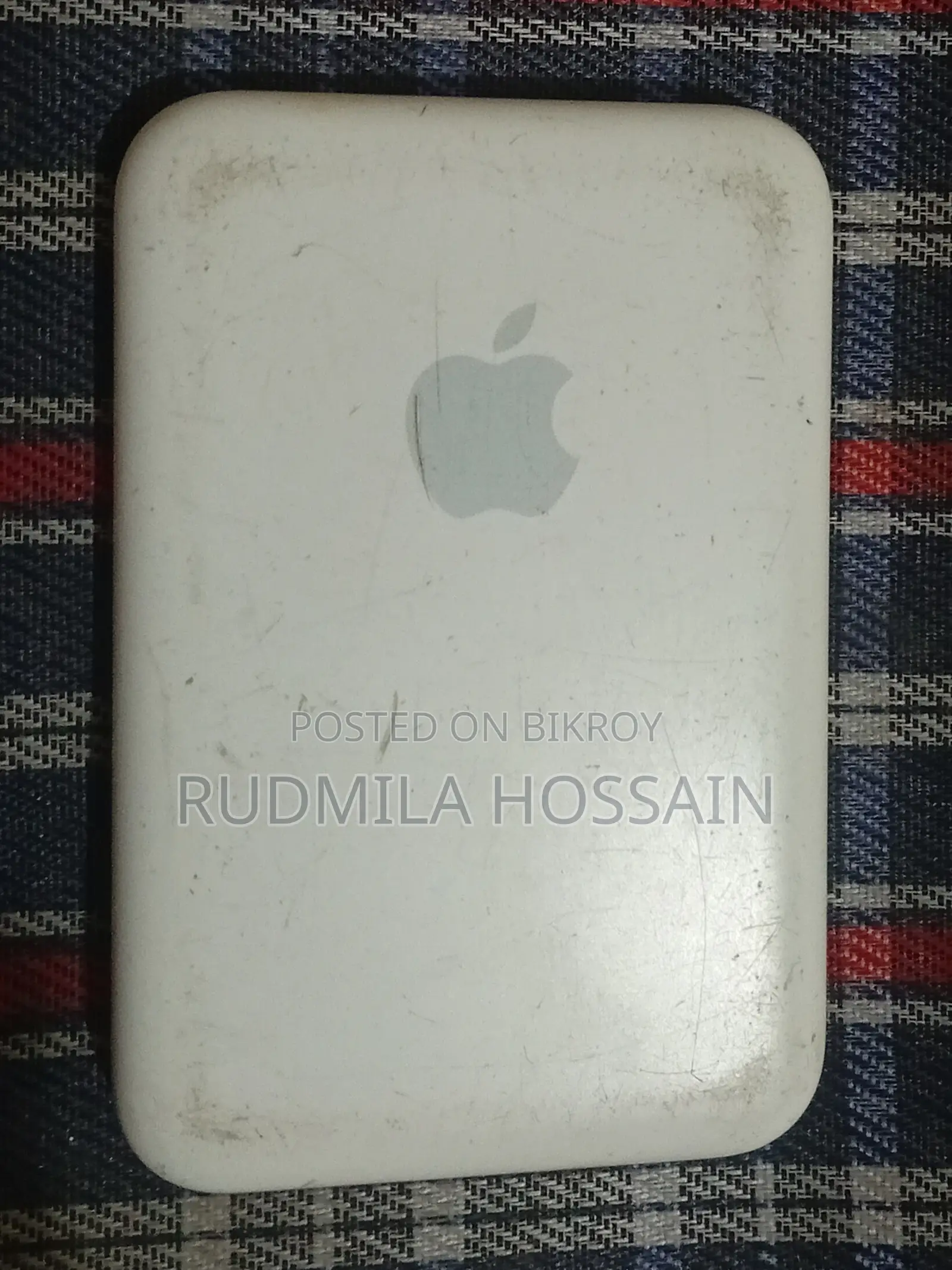 অ্যাপল ম্যাকসেফ পাওয়ার ব্যাংক