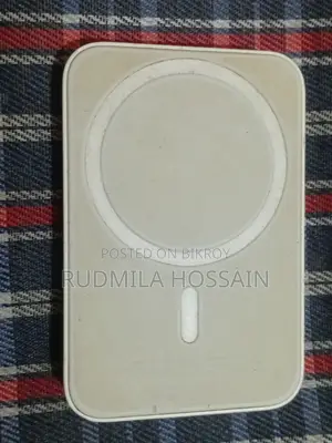 অ্যাপল ম্যাকসেফ পাওয়ার ব্যাংক