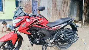 হোন্ডা হরনেট ২.০ ২০২১ লাল