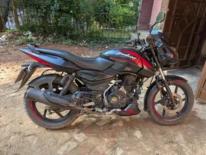 বাজাজ পালসার ১৫০ ২০২২ কালো