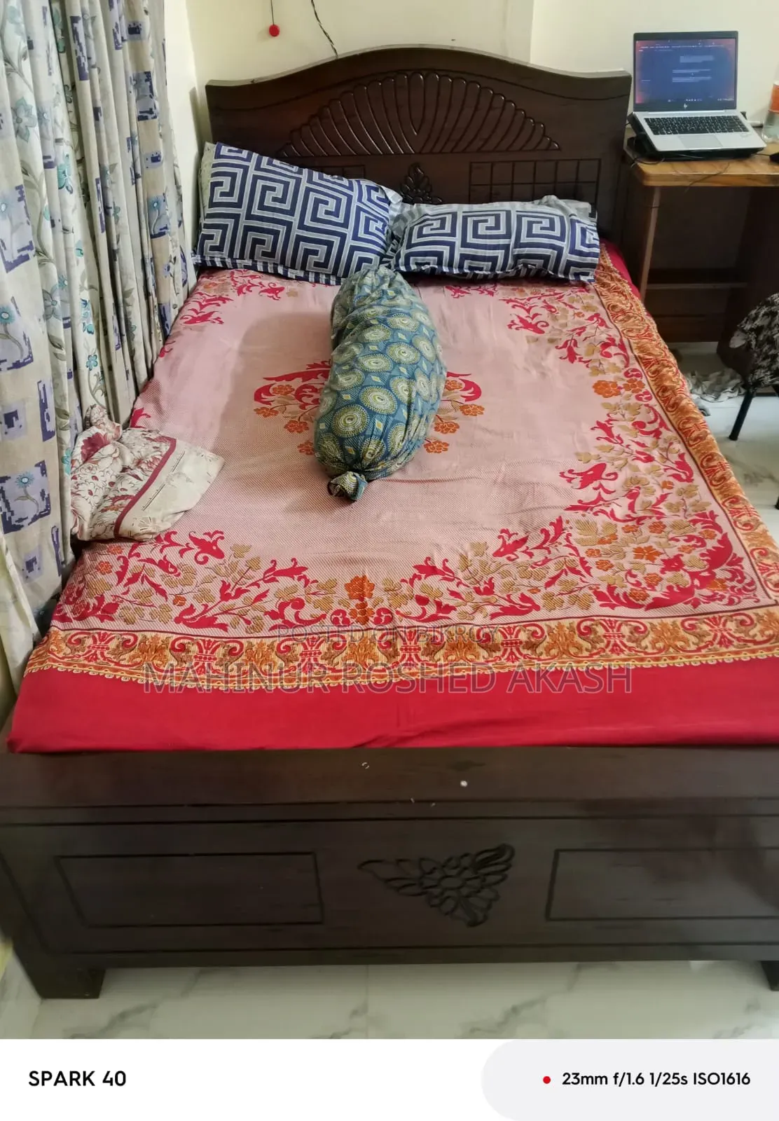 Bed 4 feet X 6.5 feet (Fresh Condition)