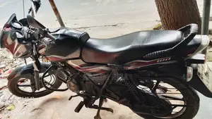 বাজাজ ডিসকভার ১০০ ২০১২ কালো