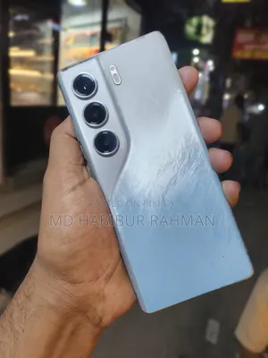 টেকনো ক্যামন ৪০ প্রো ৪জি ২৫৬ জিবি হোয়াইট