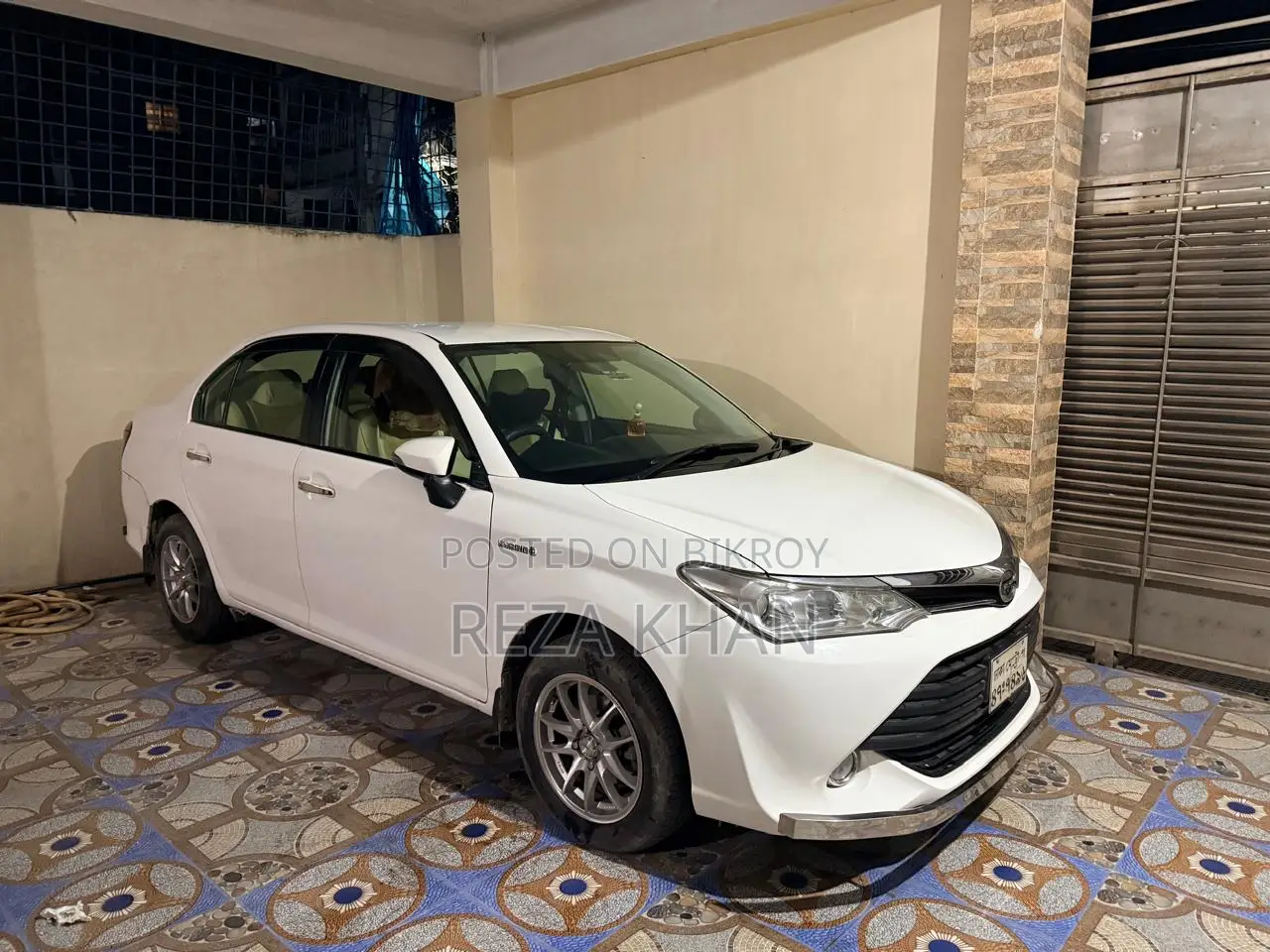 টয়োটা এক্সিও ২০১৬ সাদা