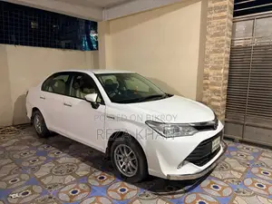 টয়োটা এক্সিও ২০১৬ সাদা