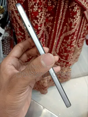 Tecno Spark 40 128 GB Silver