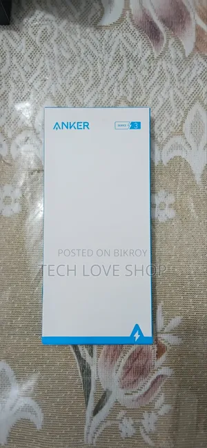 Anker PowerExpand 8-in-1 Hub + Logitech M650L Mouse