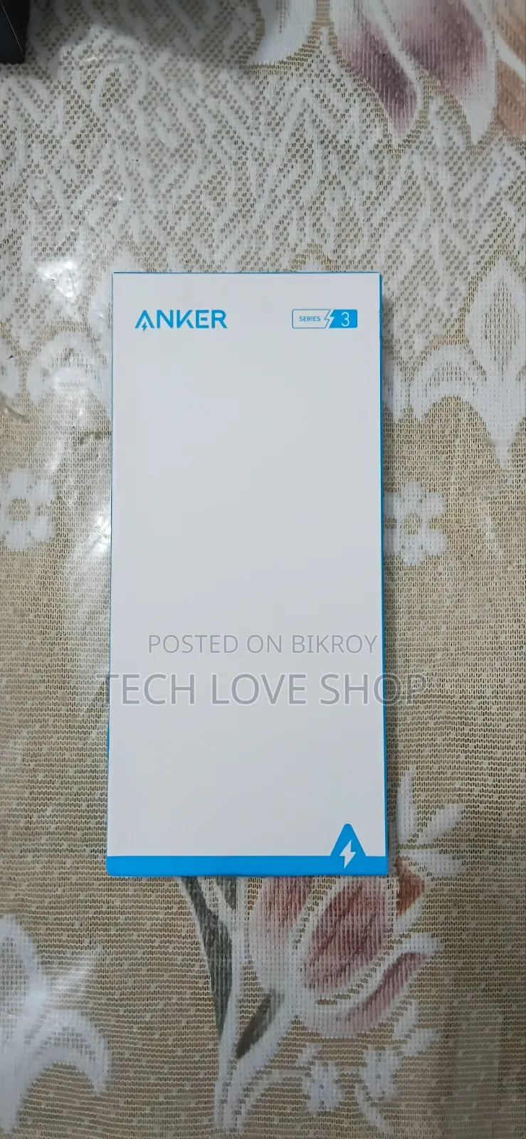 Anker PowerExpand 8-in-1 Hub + Logitech M650L Mouse