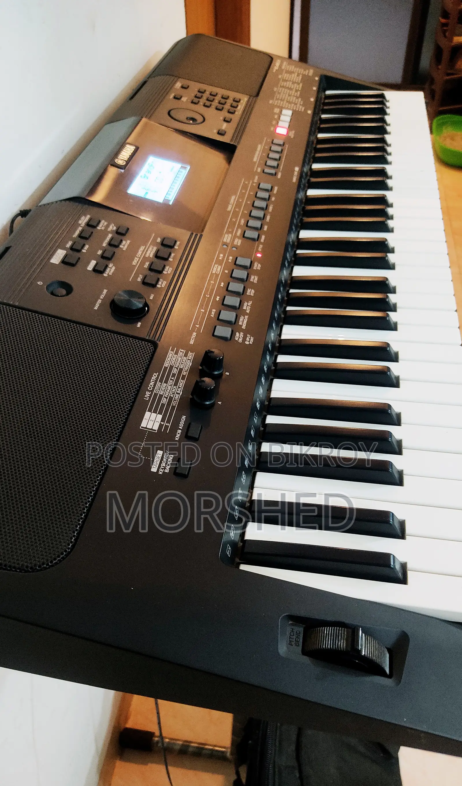 YAMAHA PSR E-463 Touch-Sense Keyboard With Bag Stand (MIDI + Live!)