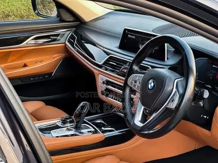 BMW 7 Series 2019 Gray