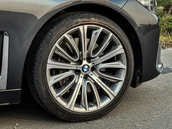 BMW 7 Series 2019 Gray