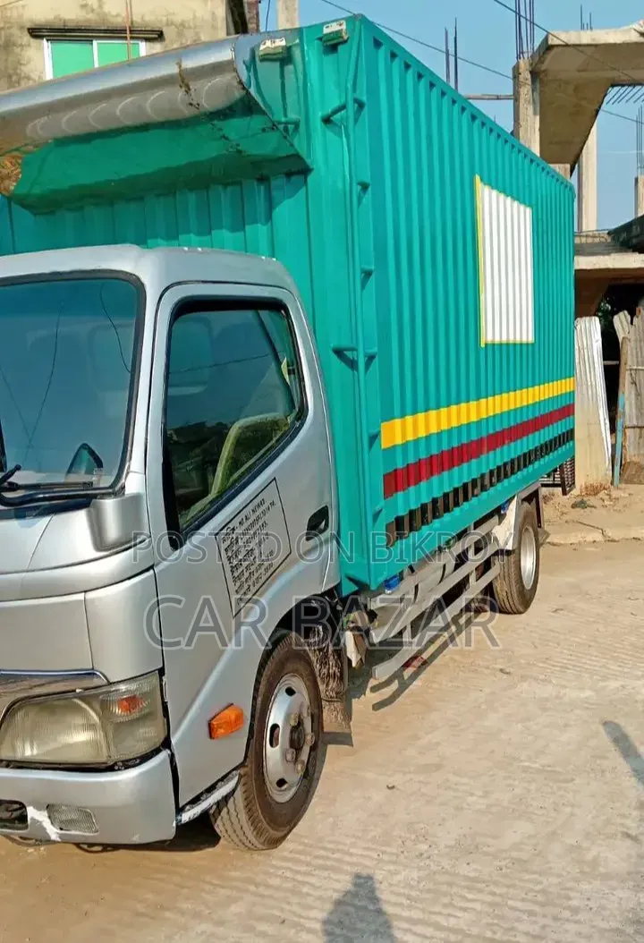 Toyota Dyna Delivery Van 2020 14 Feet Body