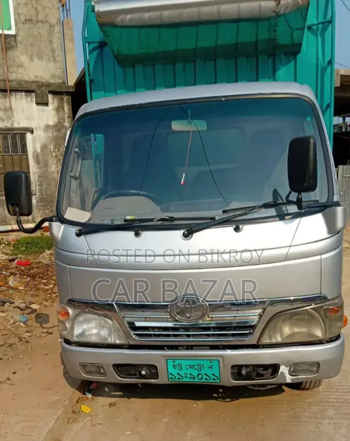 Toyota Dyna Delivery Van 2020 14 Feet Body
