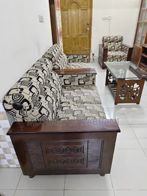 5-seater sofa set for sale. (Used)