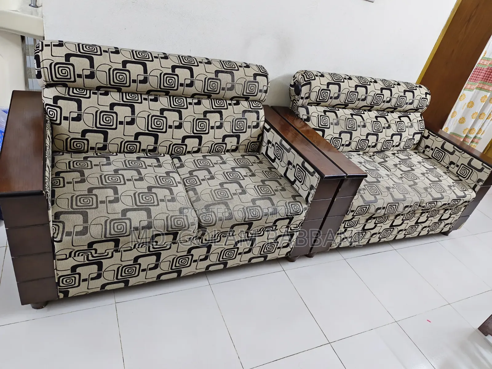 5-seater sofa set for sale. (Used)