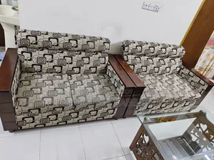 5-seater sofa set for sale. (Used)