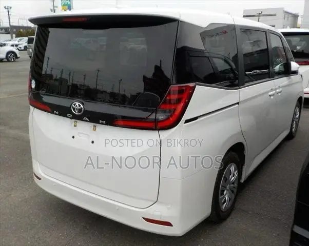Toyota Noah 2022 Pearl