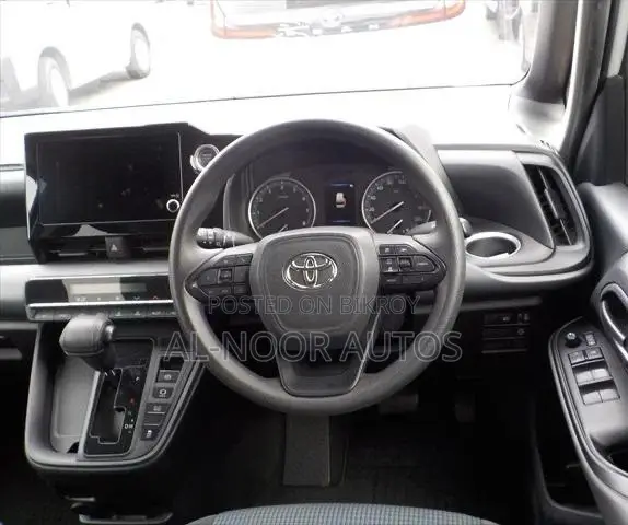 Toyota Noah 2022 Pearl