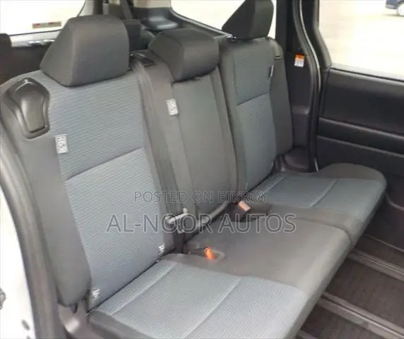 Toyota Noah 2022 Pearl