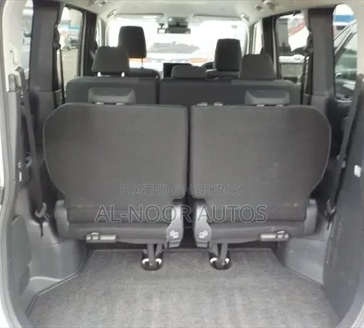 Toyota Noah 2022 Pearl