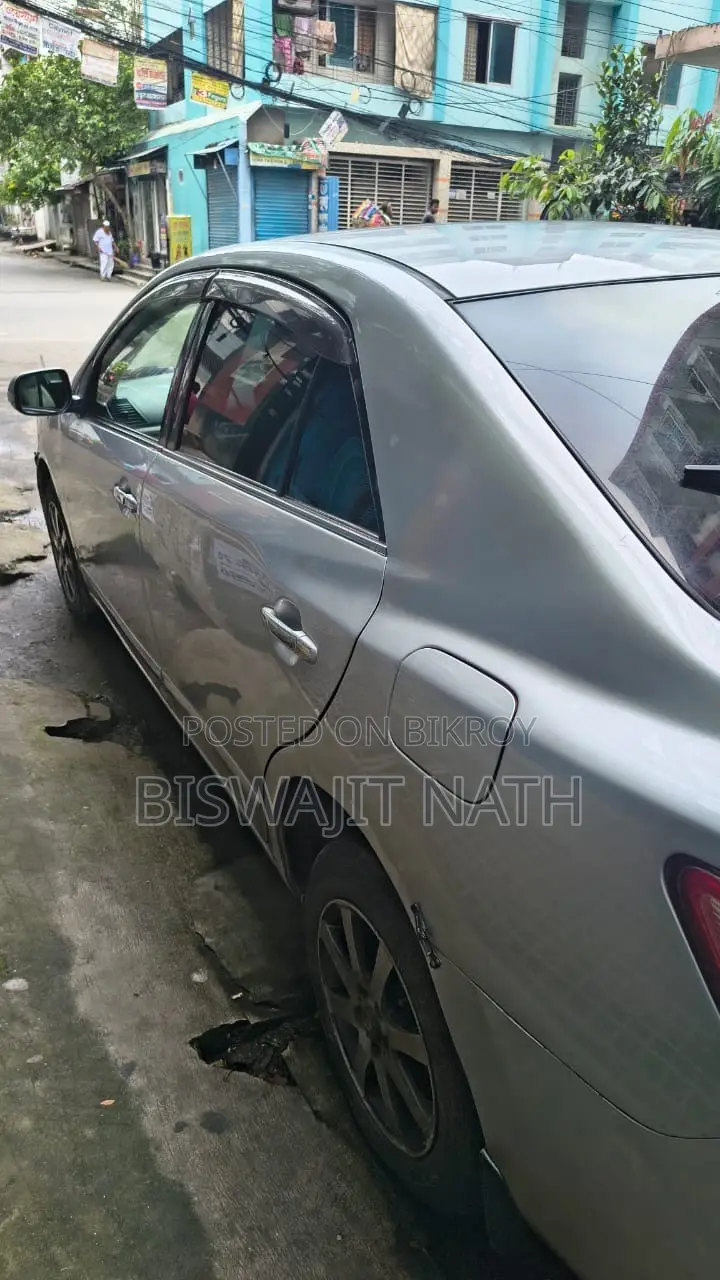 টয়োটা প্রিমিও ২০০৯ সিলভার