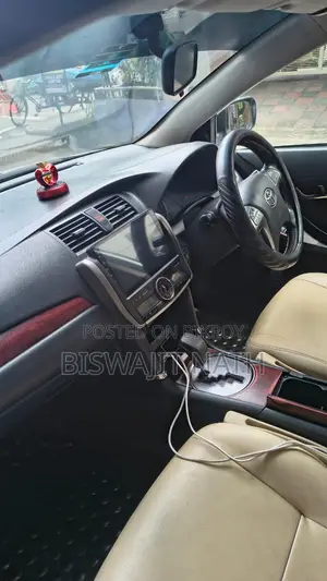 টয়োটা প্রিমিও ২০০৯ সিলভার
