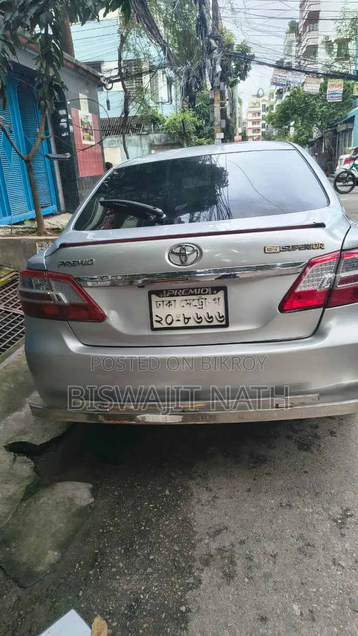 টয়োটা প্রিমিও ২০০৯ সিলভার