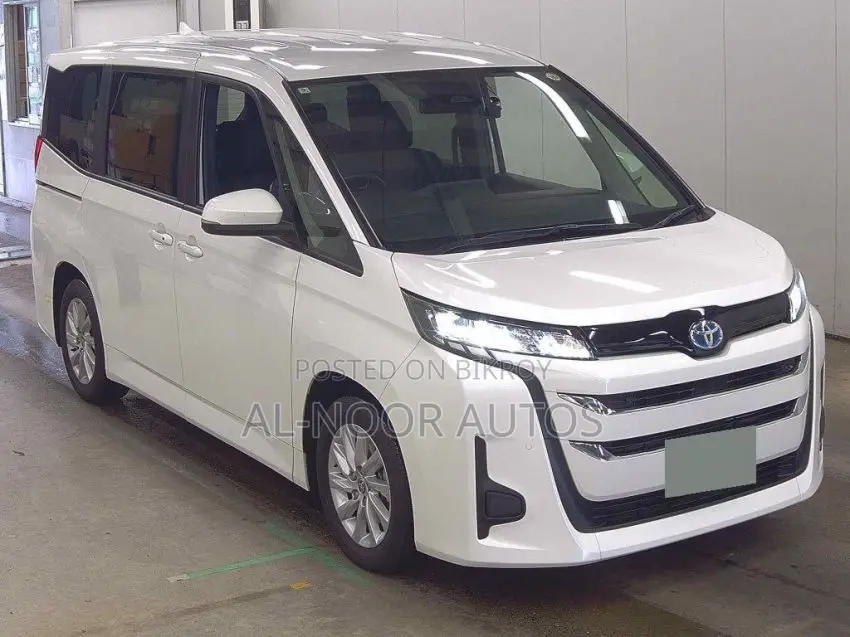 Toyota Noah 2023 Pearl