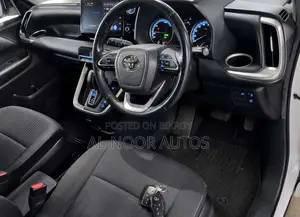 Toyota Noah 2023 Pearl