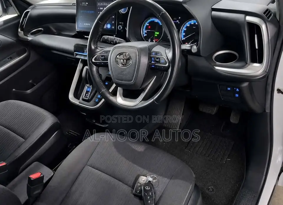 Toyota Noah 2023 Pearl