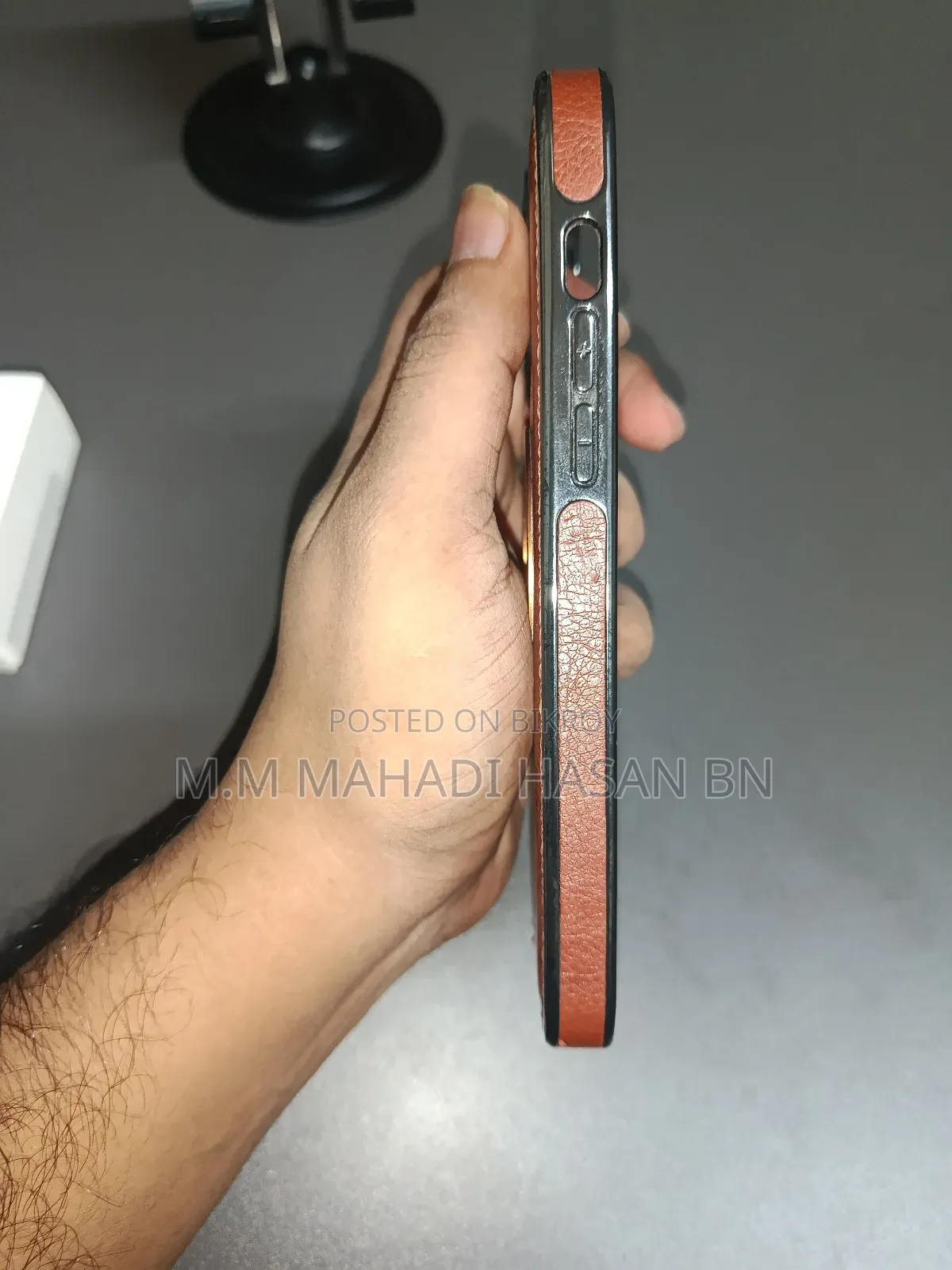 আইফোন চার্জার ও কভার